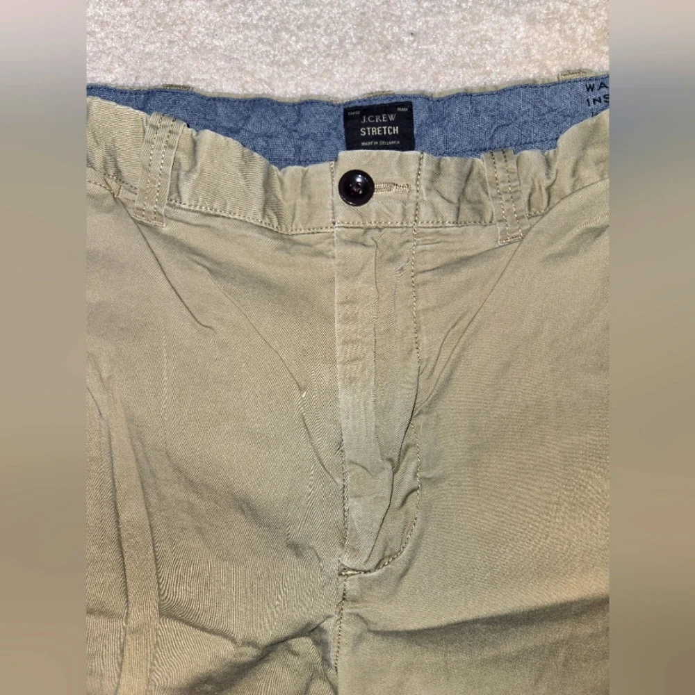 J. Crew Men's waist 33 Stretch Flat Front Shorts